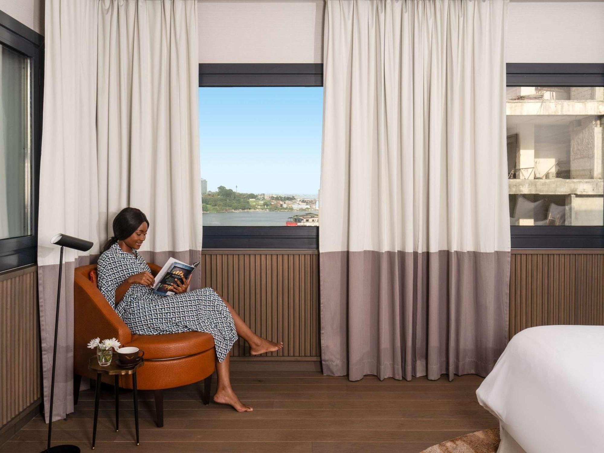 Moevenpick Hotel Abidjan Bagian luar foto
