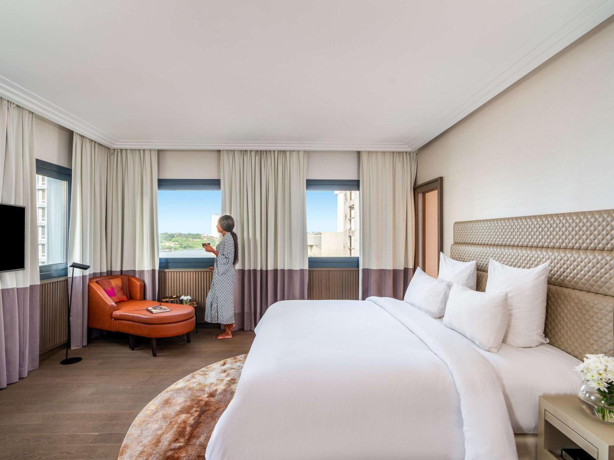 Moevenpick Hotel Abidjan Bagian luar foto