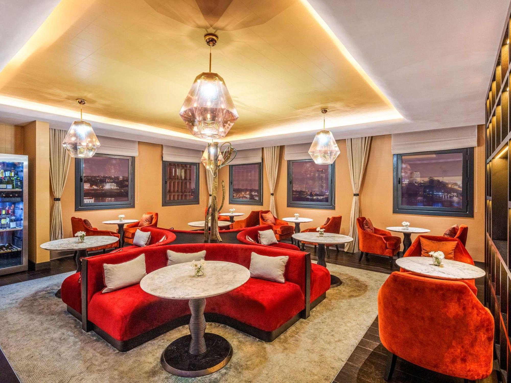 Moevenpick Hotel Abidjan Bagian luar foto