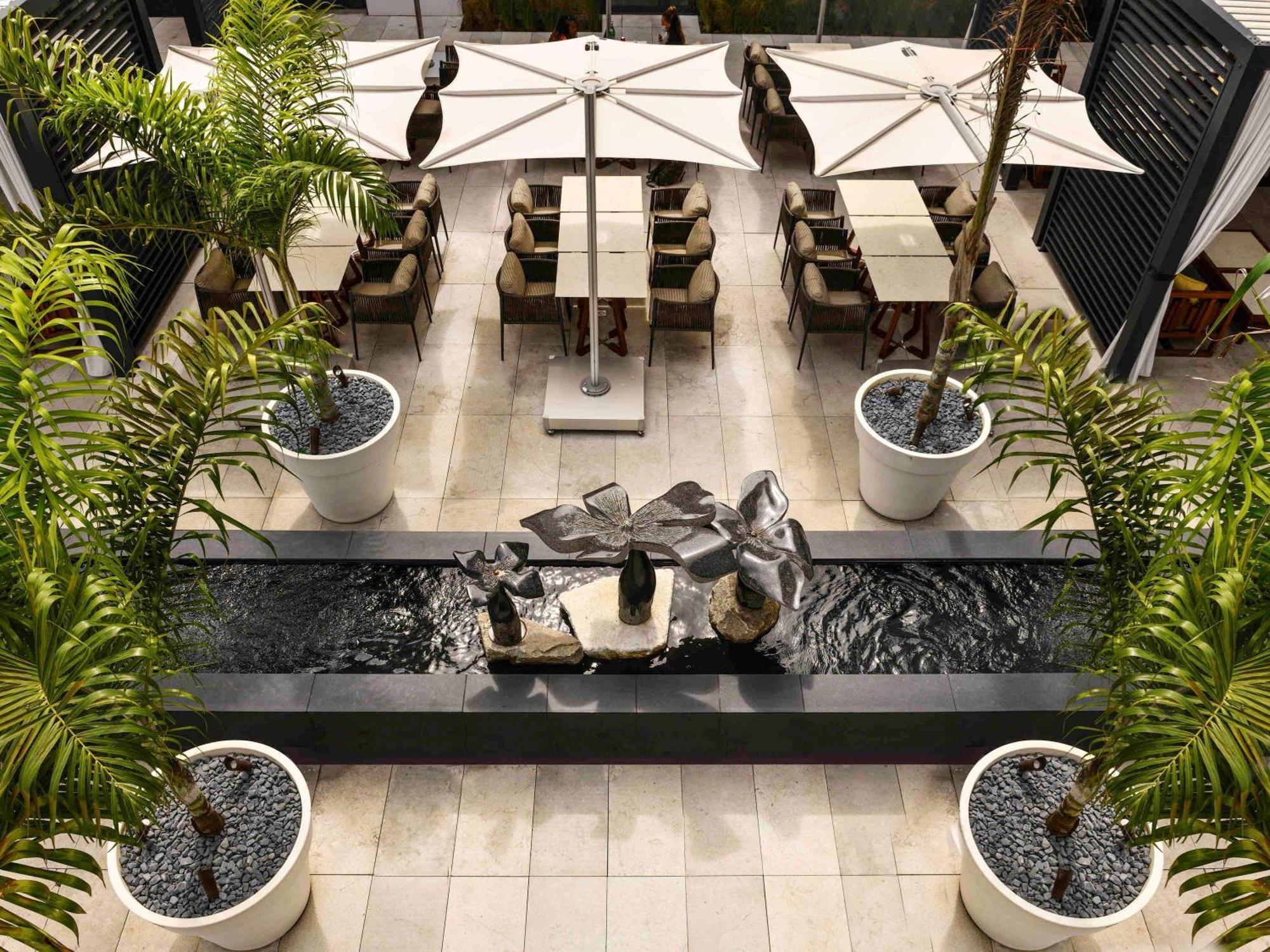 Moevenpick Hotel Abidjan Bagian luar foto