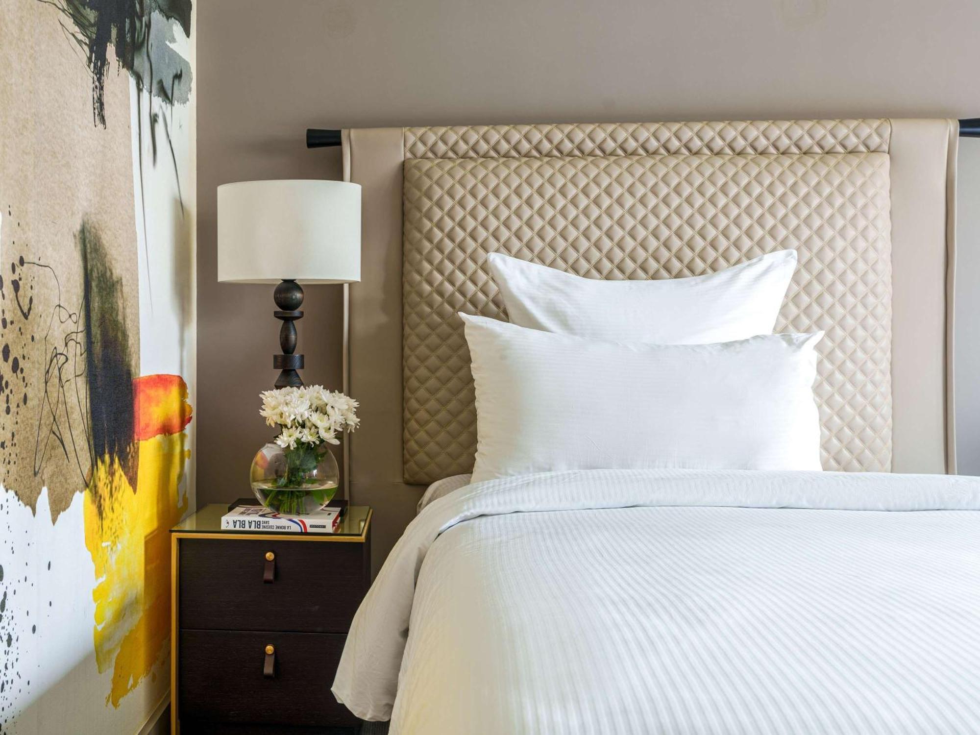 Moevenpick Hotel Abidjan Bagian luar foto