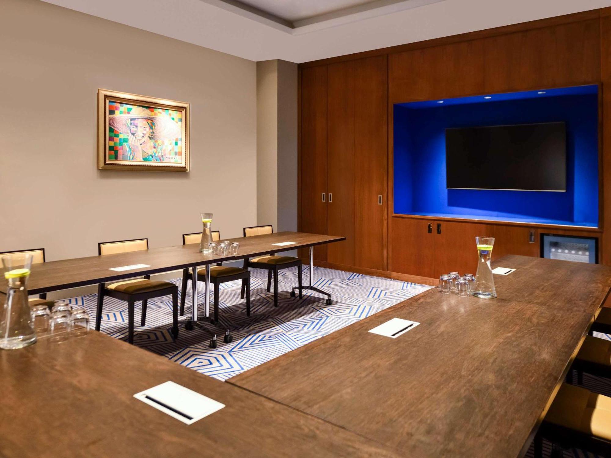 Moevenpick Hotel Abidjan Bagian luar foto