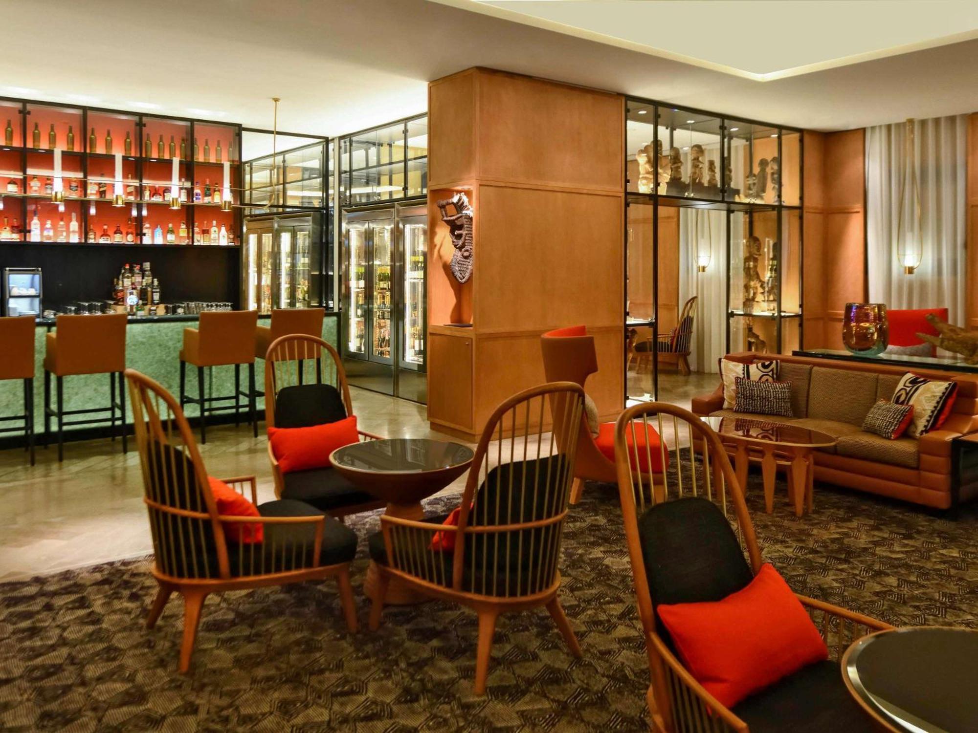 Moevenpick Hotel Abidjan Bagian luar foto