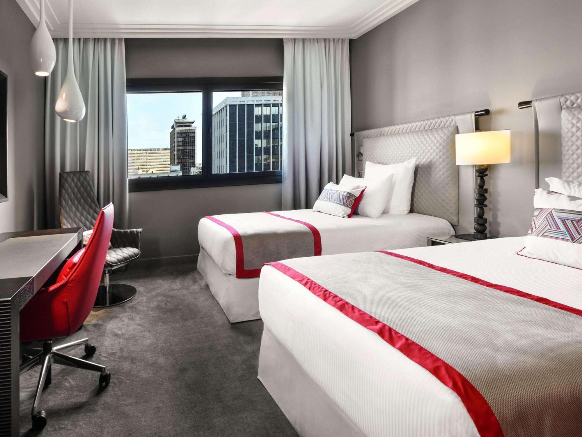 Moevenpick Hotel Abidjan Bagian luar foto