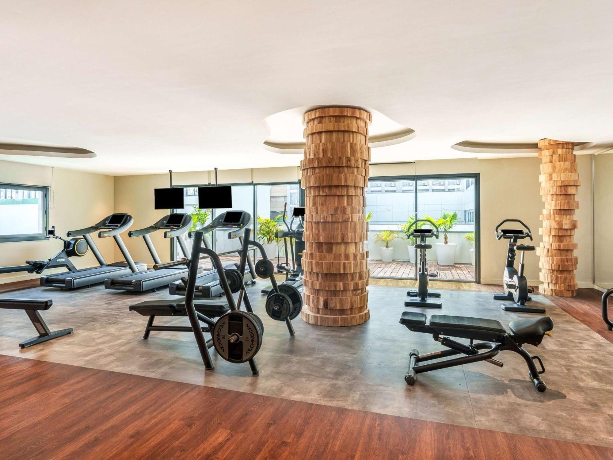 Moevenpick Hotel Abidjan Bagian luar foto
