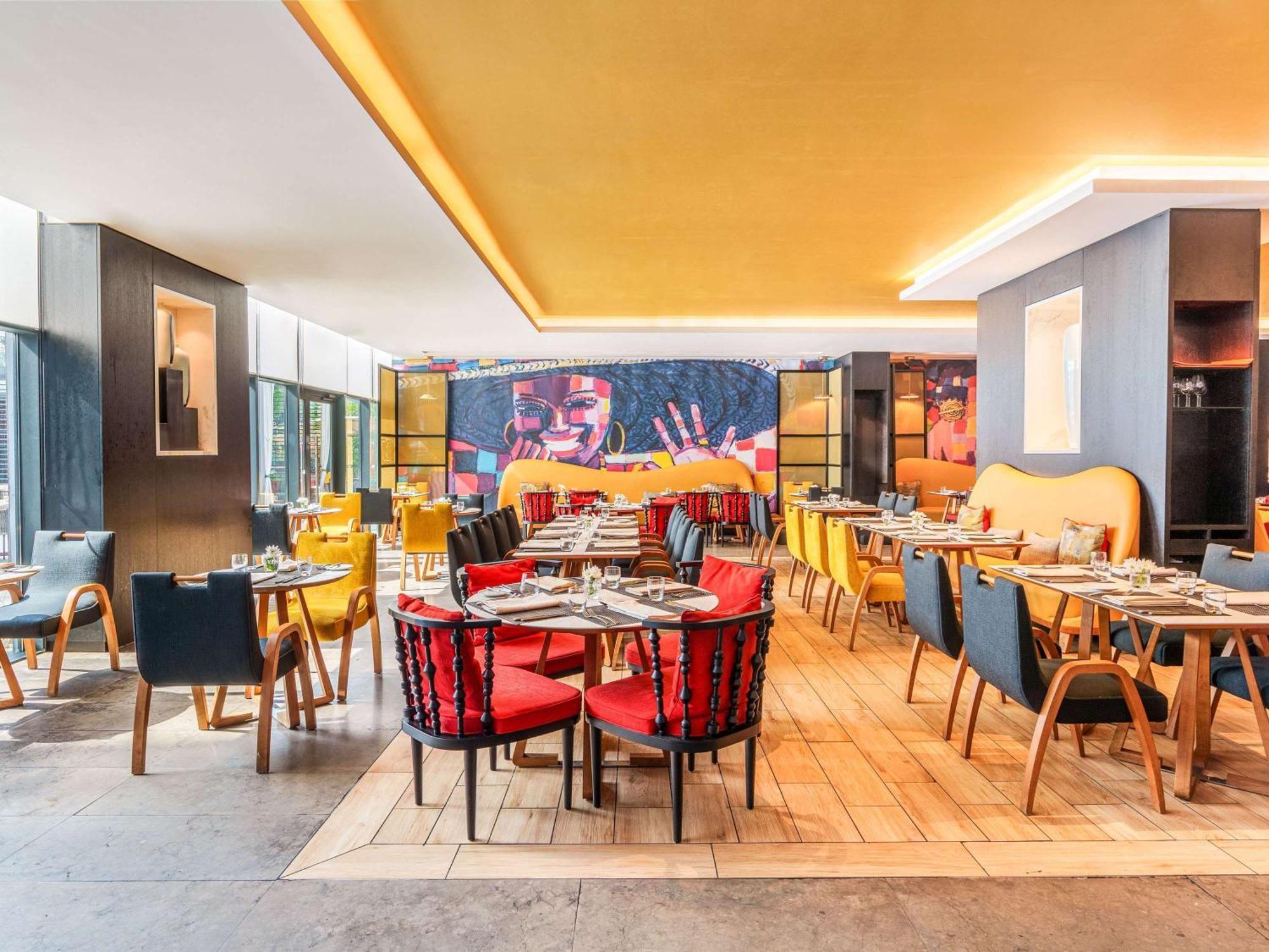 Moevenpick Hotel Abidjan Bagian luar foto