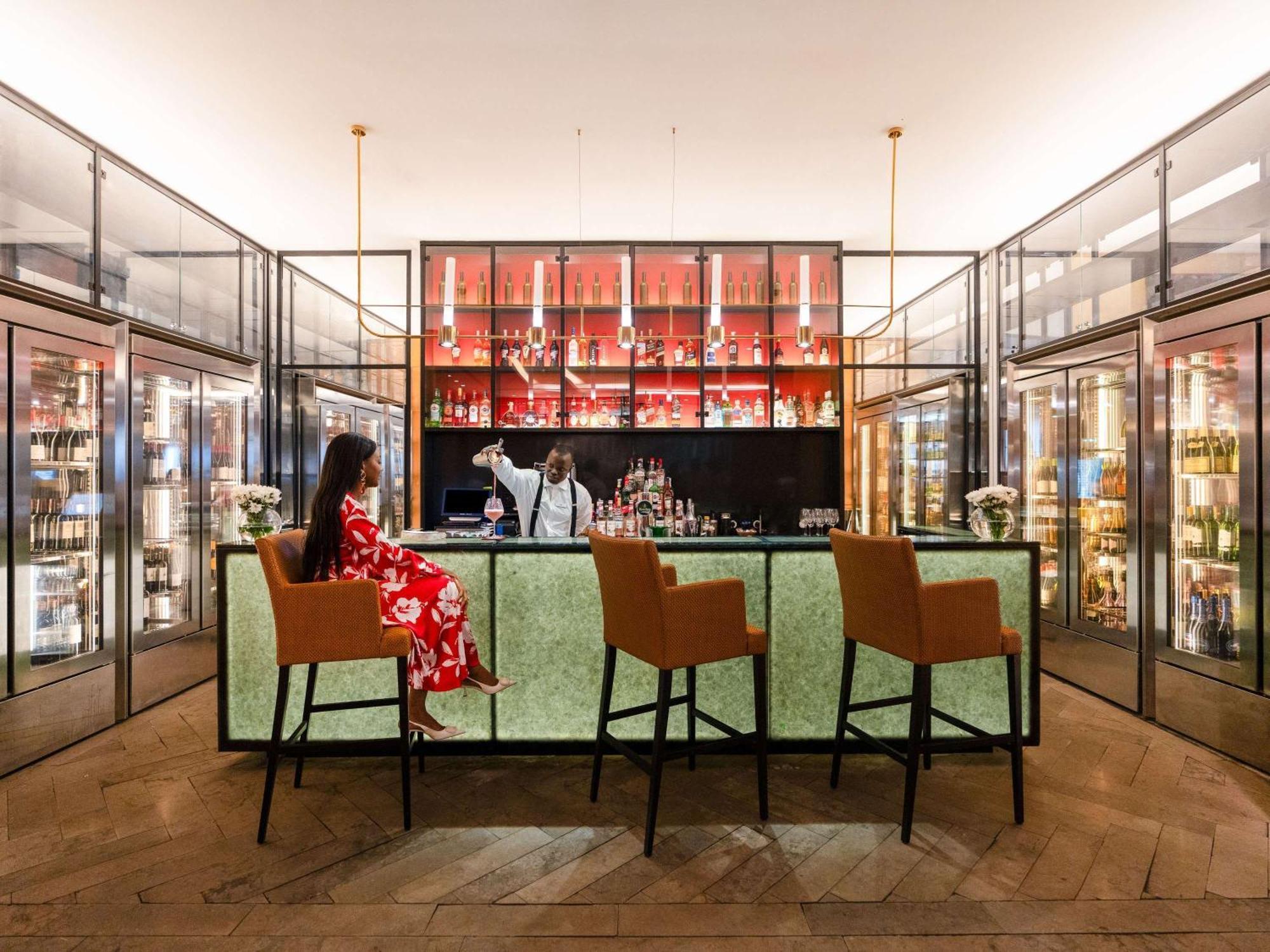 Moevenpick Hotel Abidjan Bagian luar foto