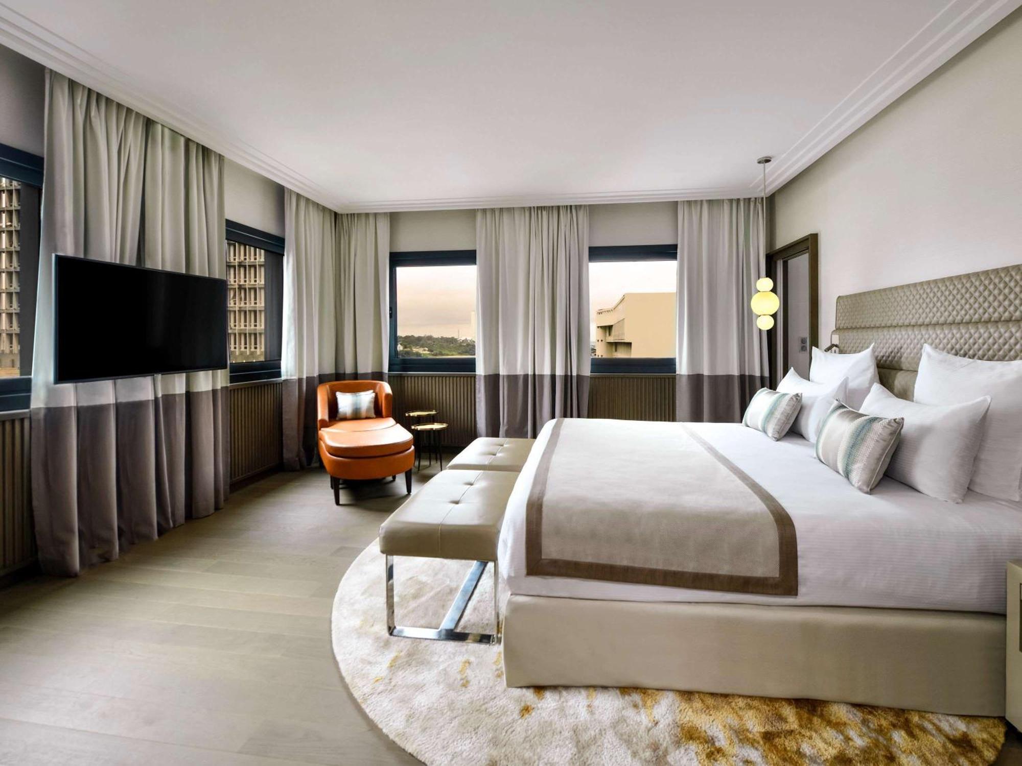 Moevenpick Hotel Abidjan Bagian luar foto