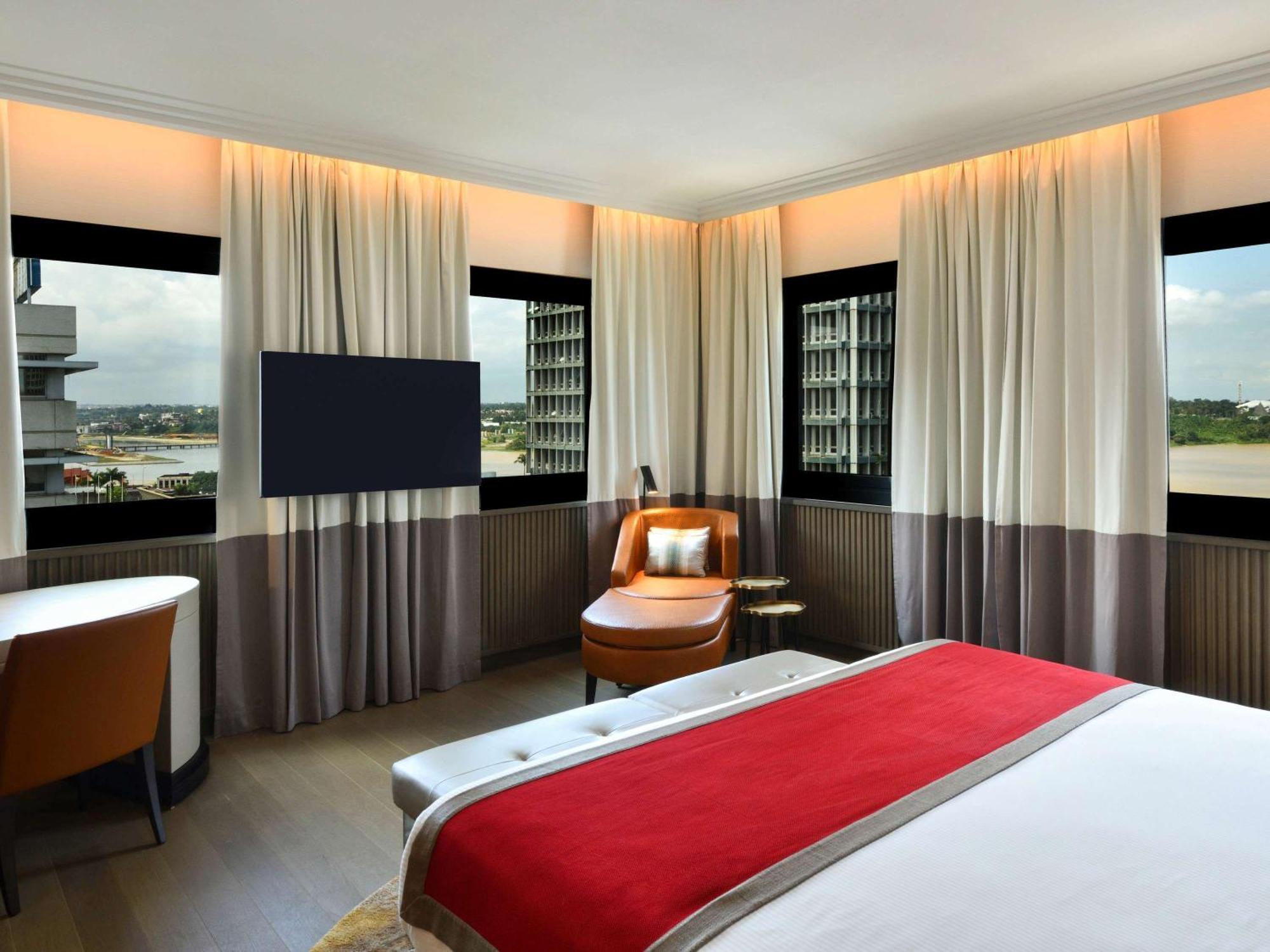 Moevenpick Hotel Abidjan Bagian luar foto