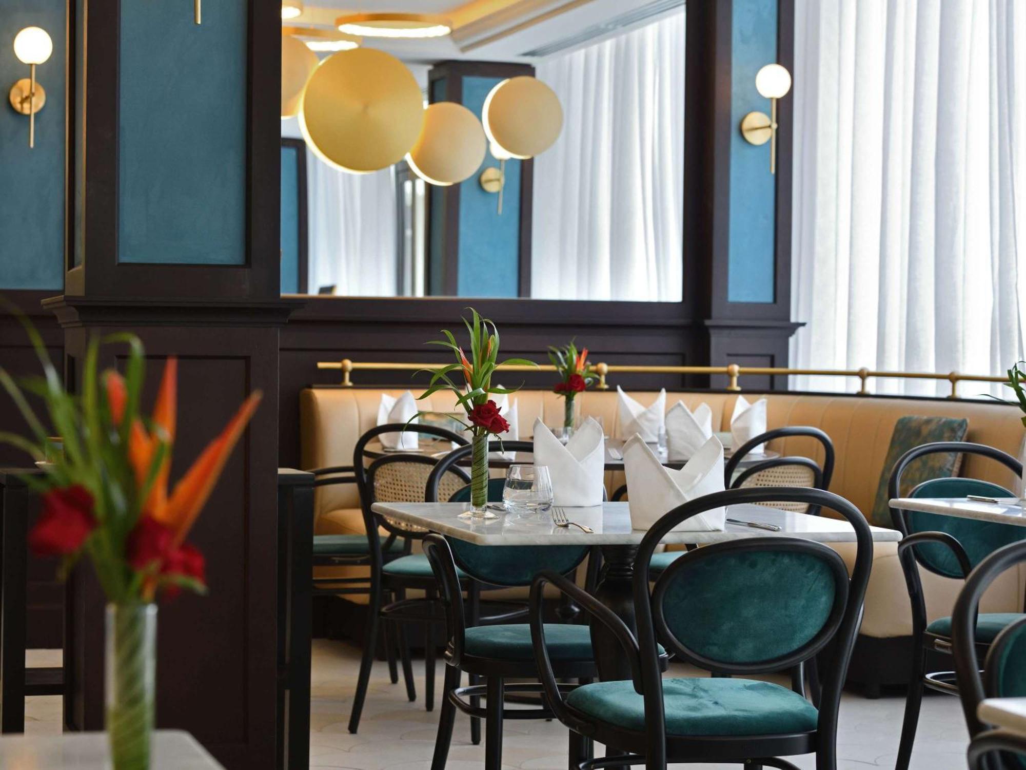 Moevenpick Hotel Abidjan Bagian luar foto