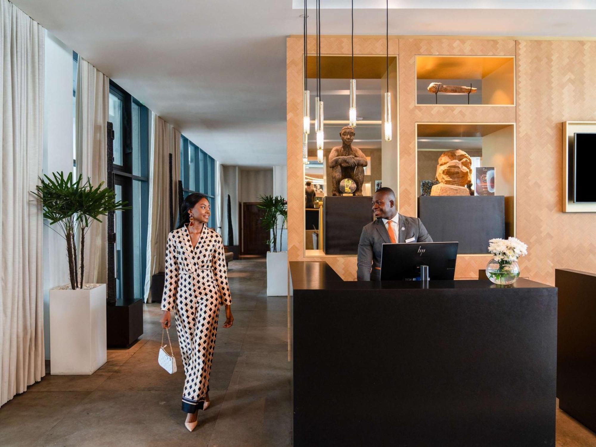 Moevenpick Hotel Abidjan Bagian luar foto